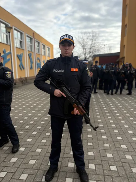 Unul dintre elevii noștri admiși — Școala de agenți de poliție