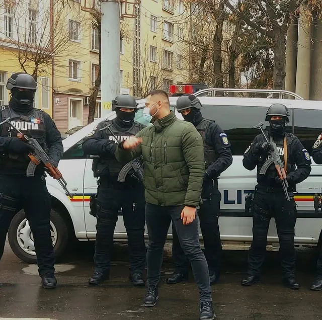 Alături de polițiști