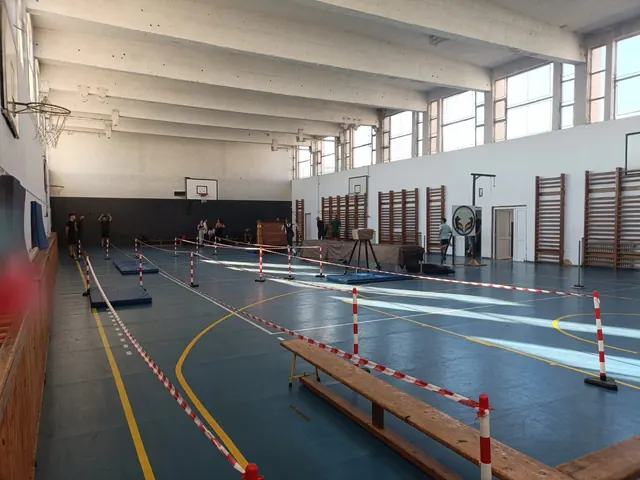 Sala cu traseul pregătit pentru simulare
